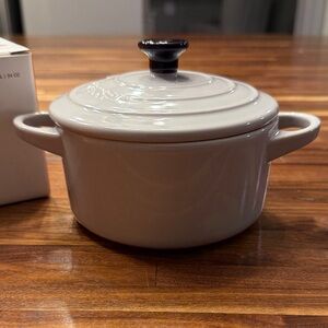 Le Creuset Mini Cocotte 24oz in Vapeur brand new with tags